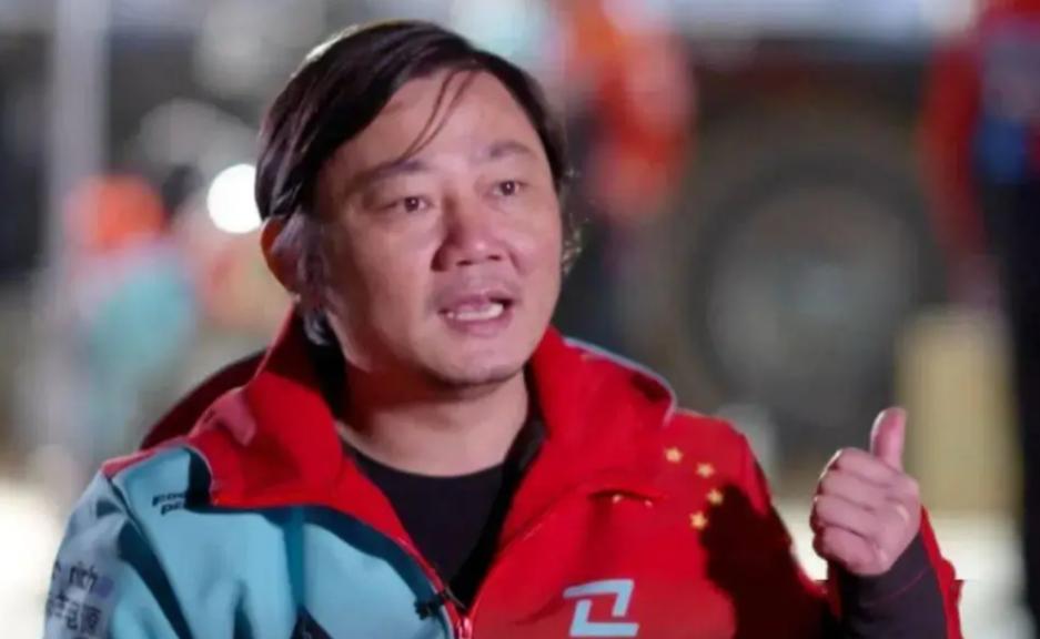 全网刷屏的湖南草根张雪，用20年的坚守，书写了最震撼的普通人逆袭传奇。

这个1