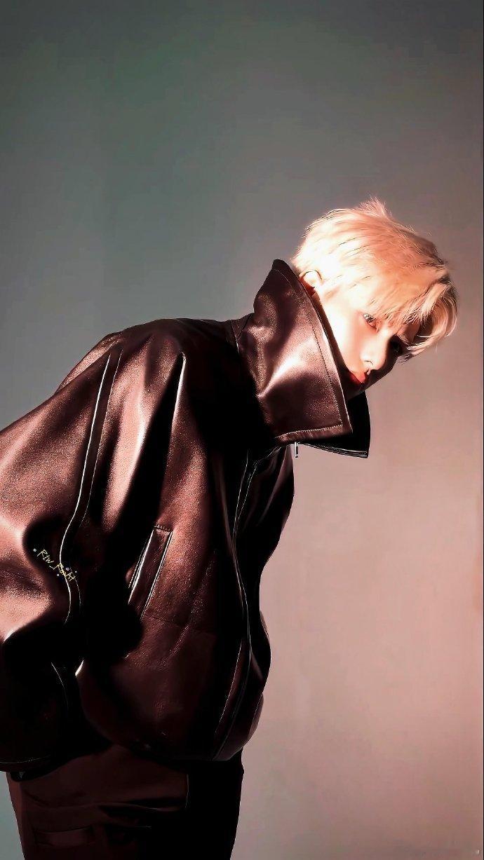 胡先煦饰陈俊南谁懂啊！胡先煦演陈俊南简直是天选，颜值与演技双双在线！十日终焉开机