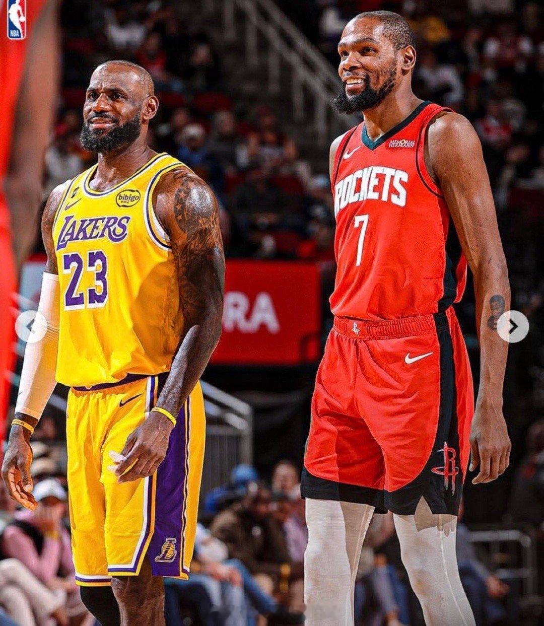 杜兰特右膝挫伤，明日vs湖人出战存疑杜兰特火箭vs湖人休斯顿火箭