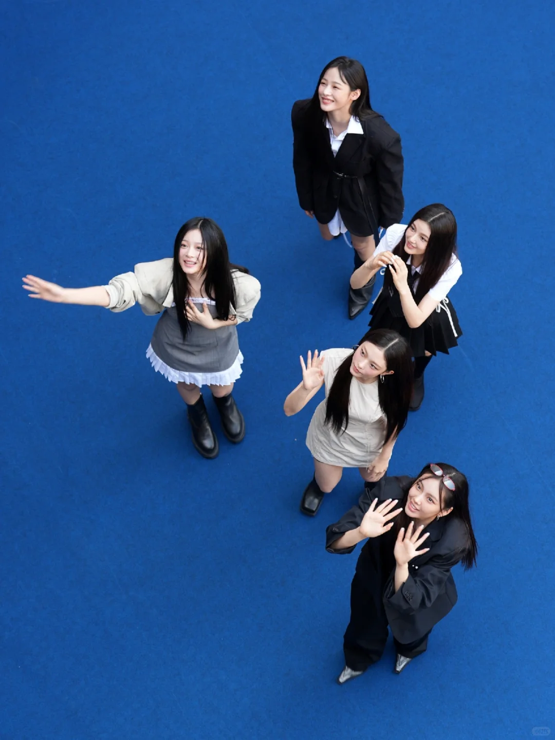 首尔时装周new jeans出席首秀生图