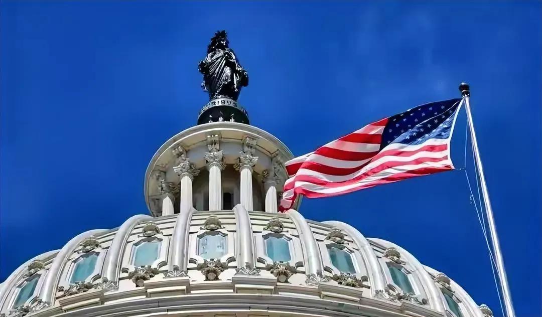 俄军直接把末日飞机开到德黑兰，摆明硬刚美国、力挺伊朗，中东局势直接拉满张力！
 