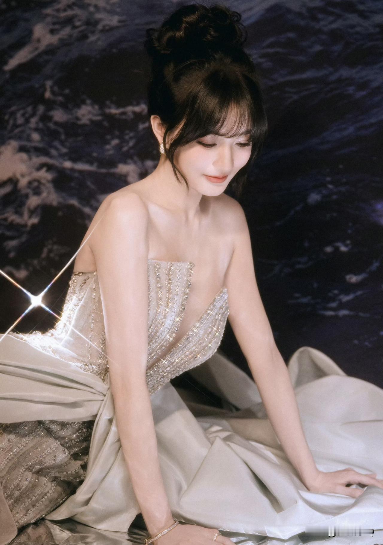 这竟然是徐璐啊，我还以为是爽子呢～