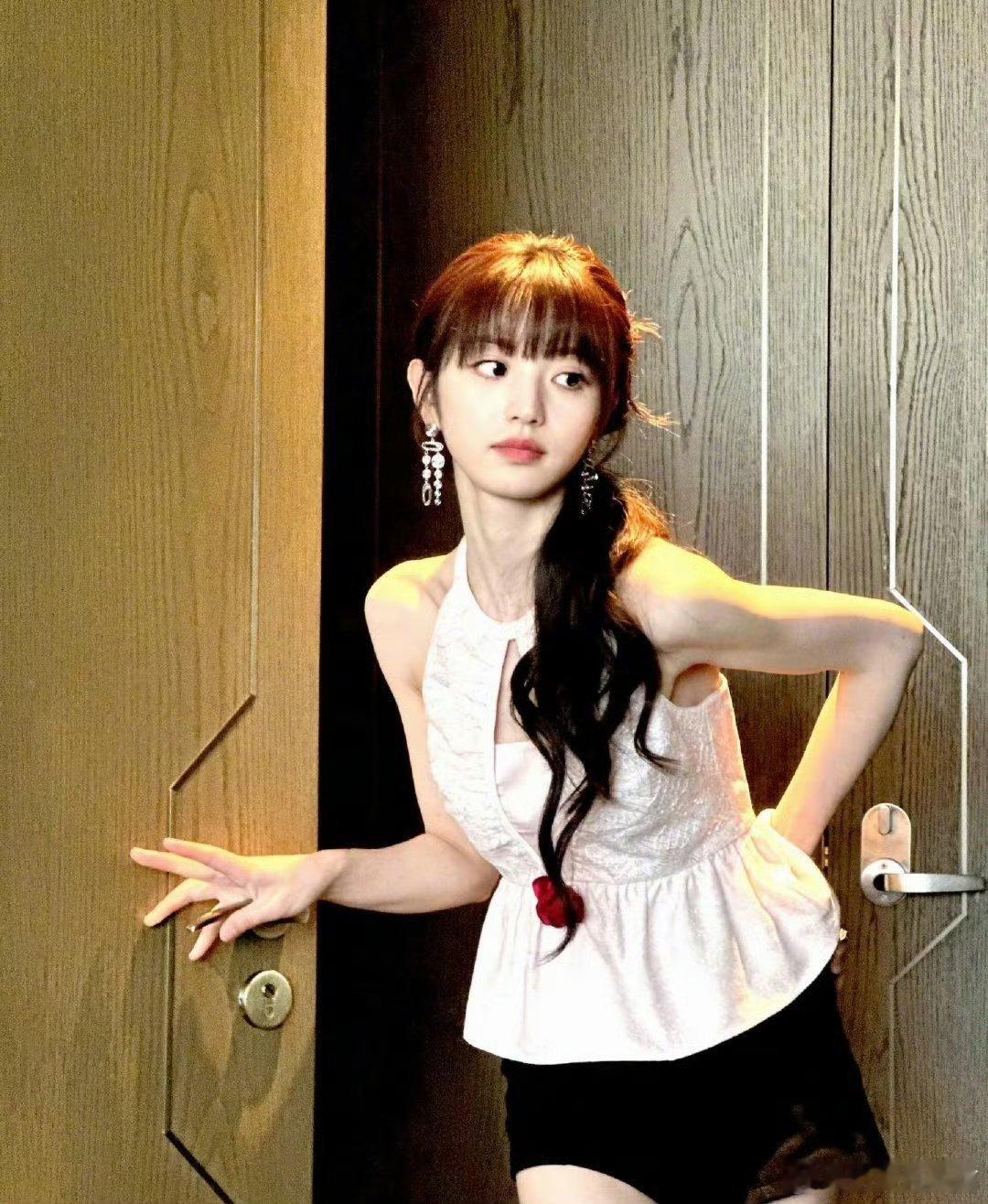 田曦薇这肌肉居然不是p的怪力少女并且无敌甜妹 