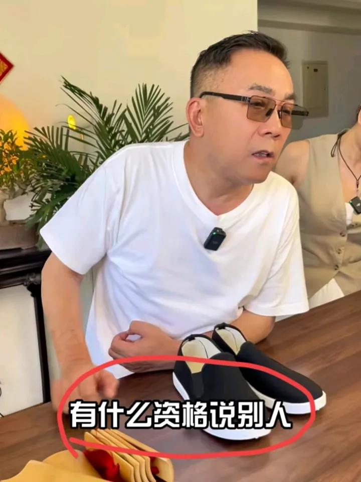 著名相声艺术家杨议先生对侯耀华先生的直言不讳，引发了广泛热议。他掷地有声地指出：