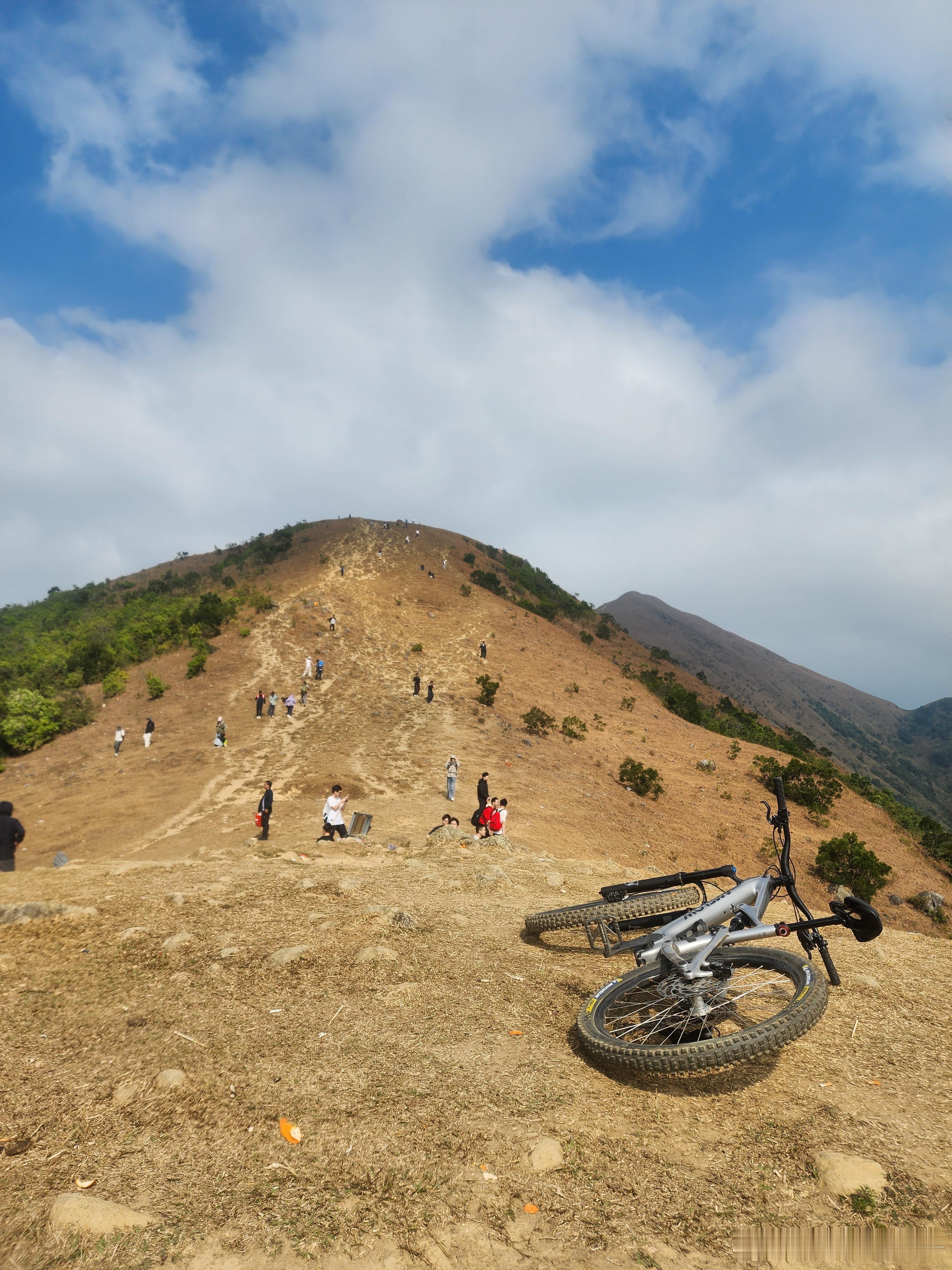 4+2绝配出行搭子，新年第一骑达成。（外放电和220V真的太懂用户了） 