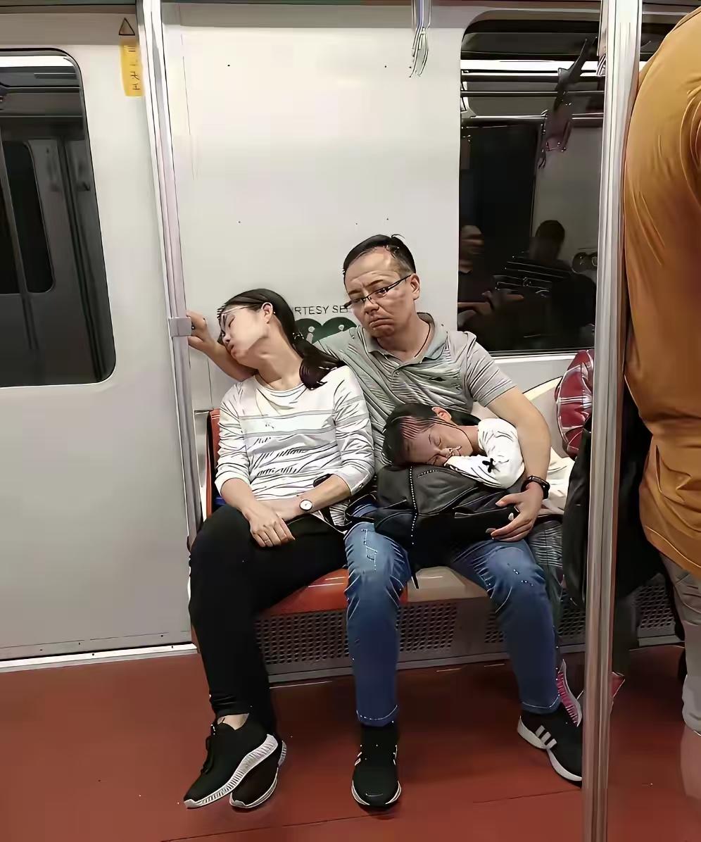 说真的，这画面有点心酸。