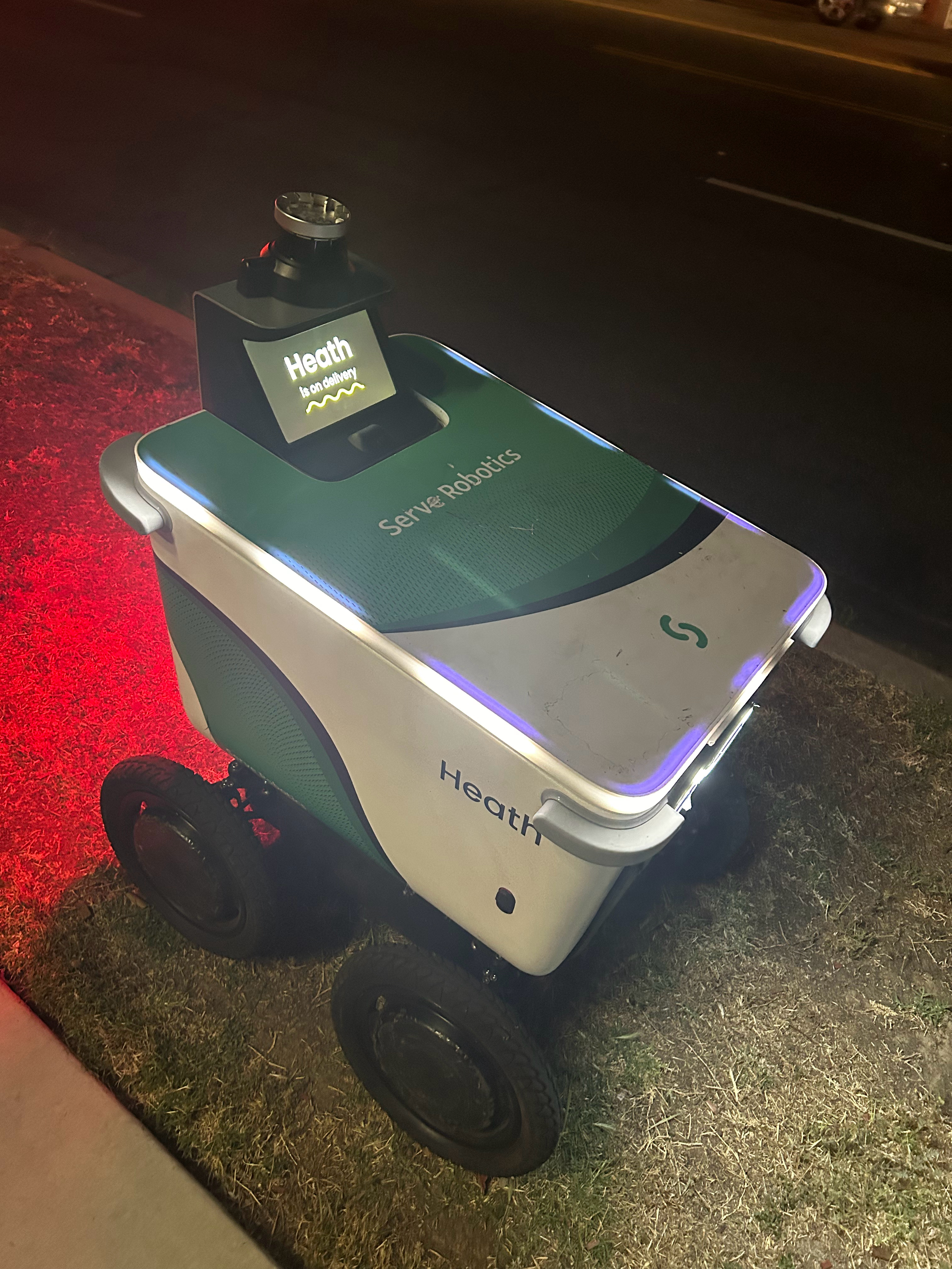 发现最近低速小车的人才需求又起来了。接到了好几个猎头电话问我有没有兴趣。新能源大