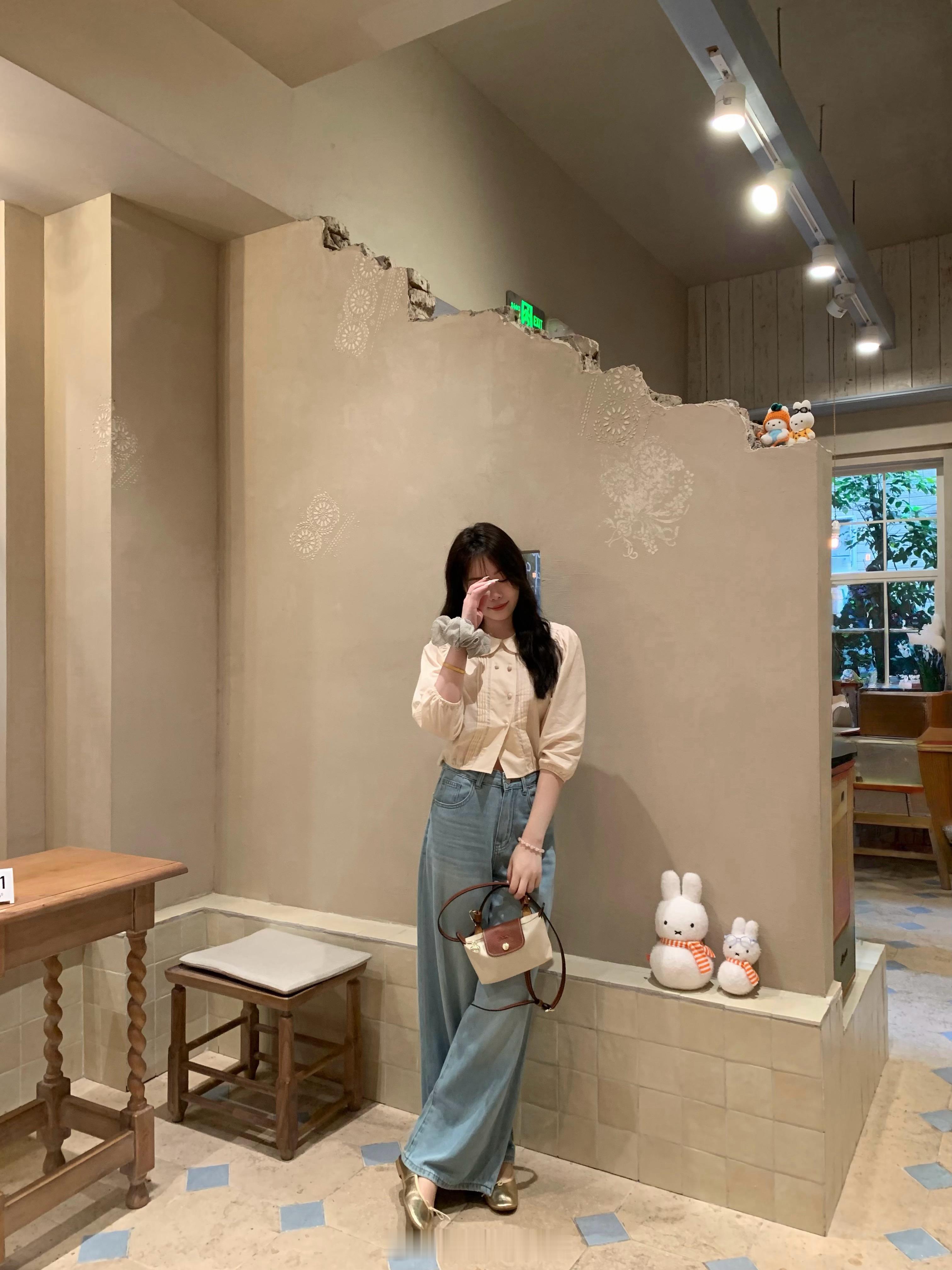 牛仔裤正经的发一条哦～直观点～没有认真说，已经加购还不错哈！👖喜欢的贝贝看下这