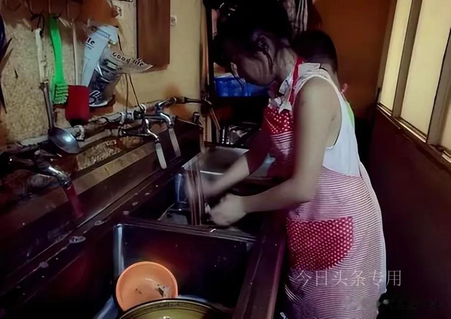 在广东的一个城市，发生了一件发人深省的事情。一个叫李的性工作者为刘服务了很长时间