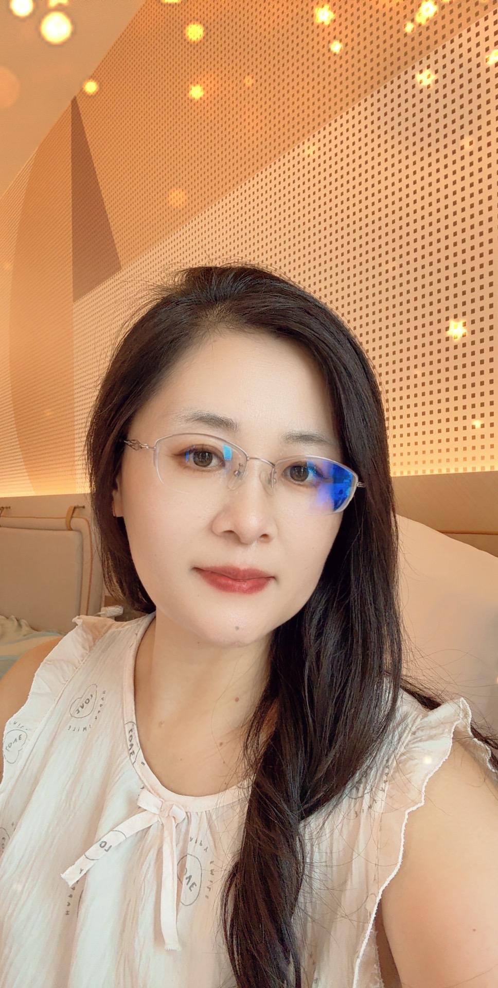 丽质天生，气质高雅，秀丽不失端庄，知性优雅，大家喜欢吗？