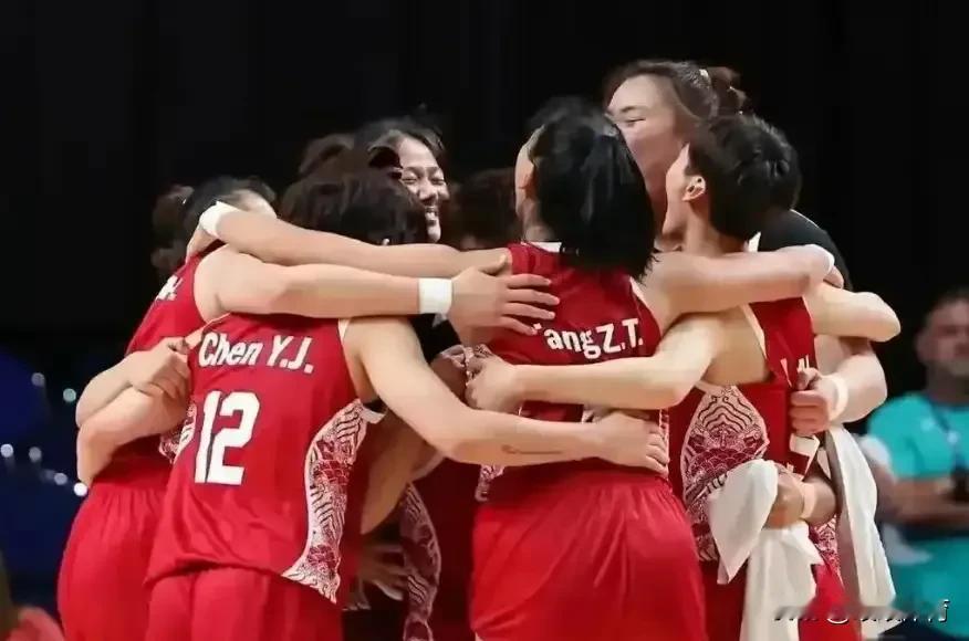 【陈玉捷+田媛媛，哪一个都比李缘强，宫鲁鸣指导看到了么？】
中国女篮81-69战