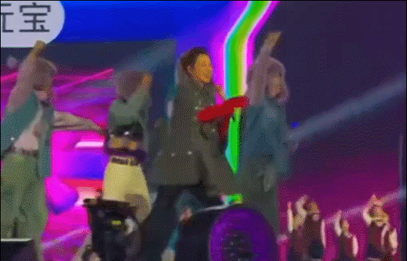 3月3日晚，湖南卫视元宵喜乐会的舞台上，53岁的“国民天后”孙悦凭借一记意外的“