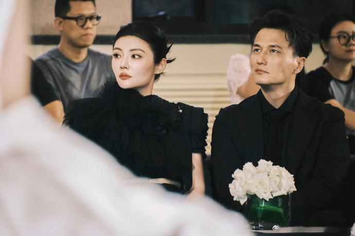徐冬冬年纪上来了反而更美了  时光真的太优待她了，洗净厚重雕琢温柔，如今舒展大方