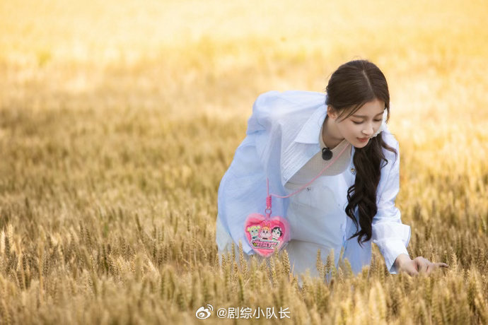 孙怡乘风兔塑这个孙怡萌成啥了 孙怡往那一站，空气都变得毛茸茸的。兔塑赛道，她赢了