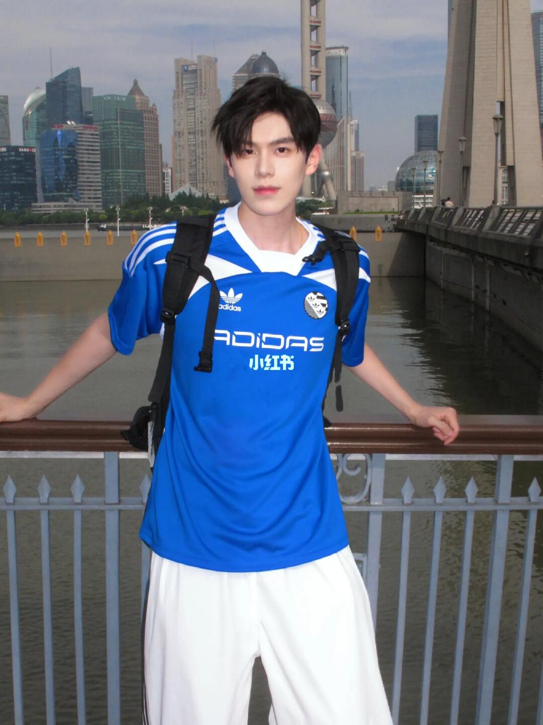 蓝色和夏天很适配🍦