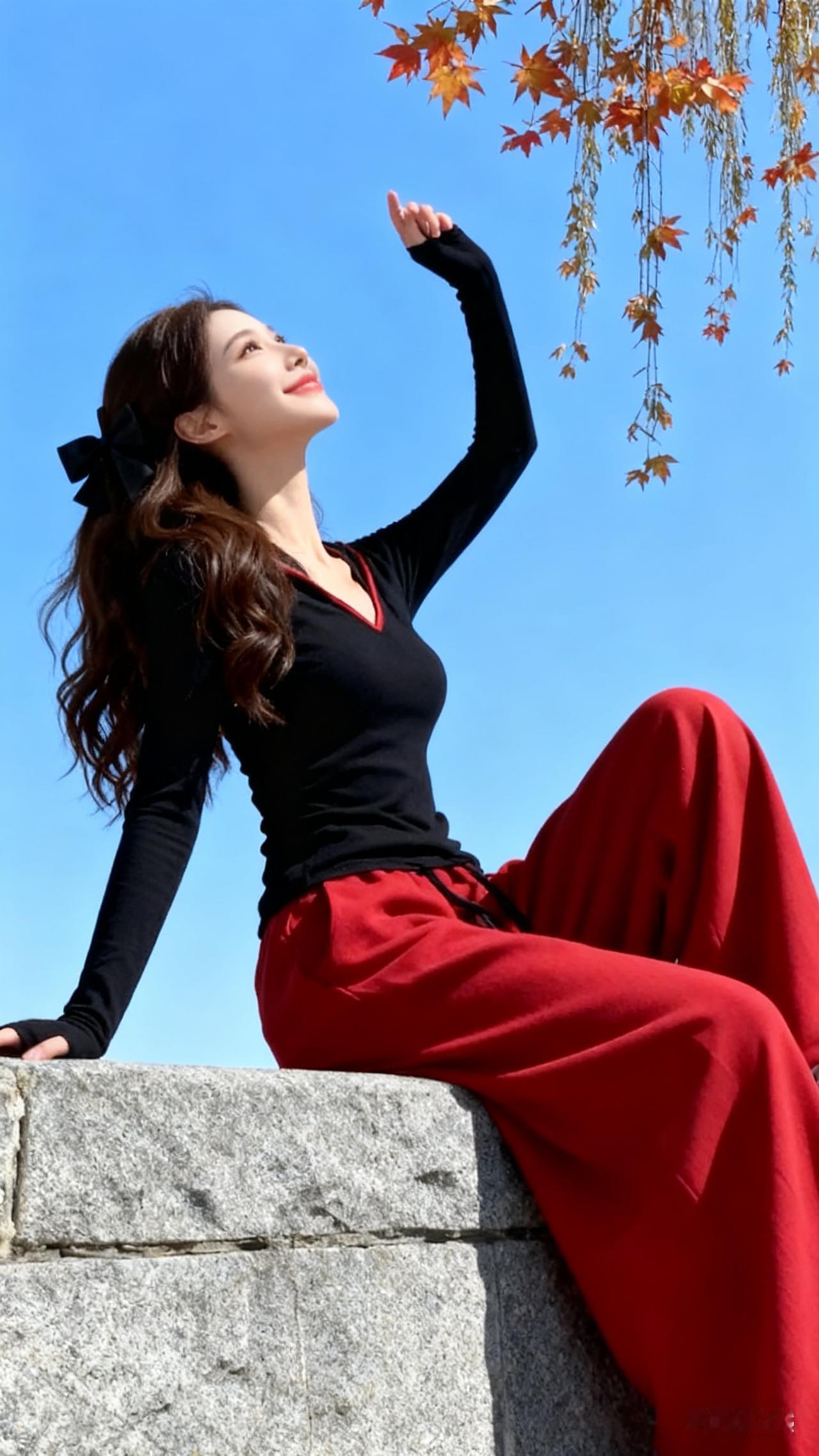 东亚美女，超高颜值，精致妆容配明媚微笑，棕色长卷发别黑蝴蝶结，仰头坐灰石墙，一手