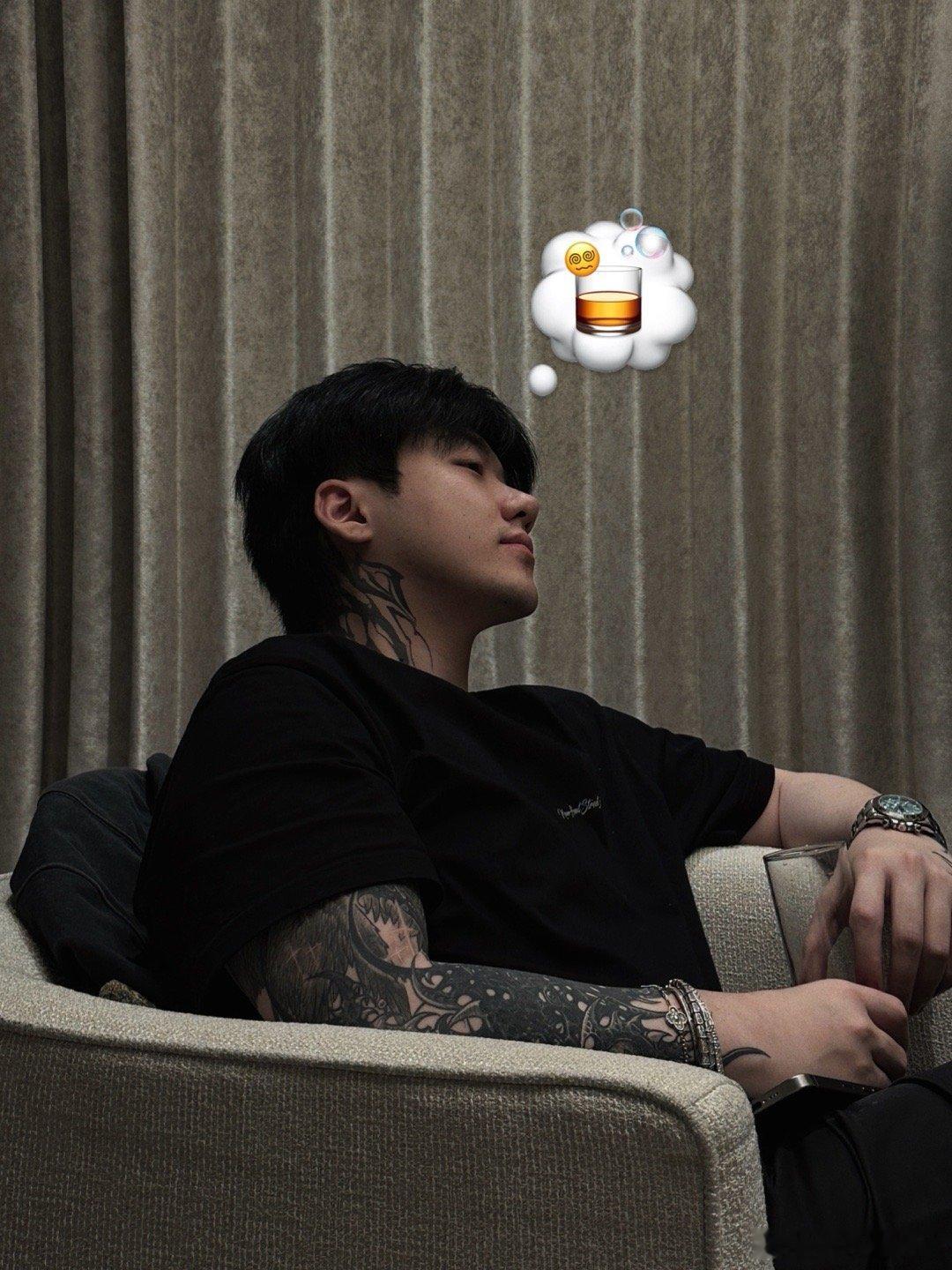 Capper周震南给自己生日随份子 周震南说当着大家的面宣布，执行可能性才更大，