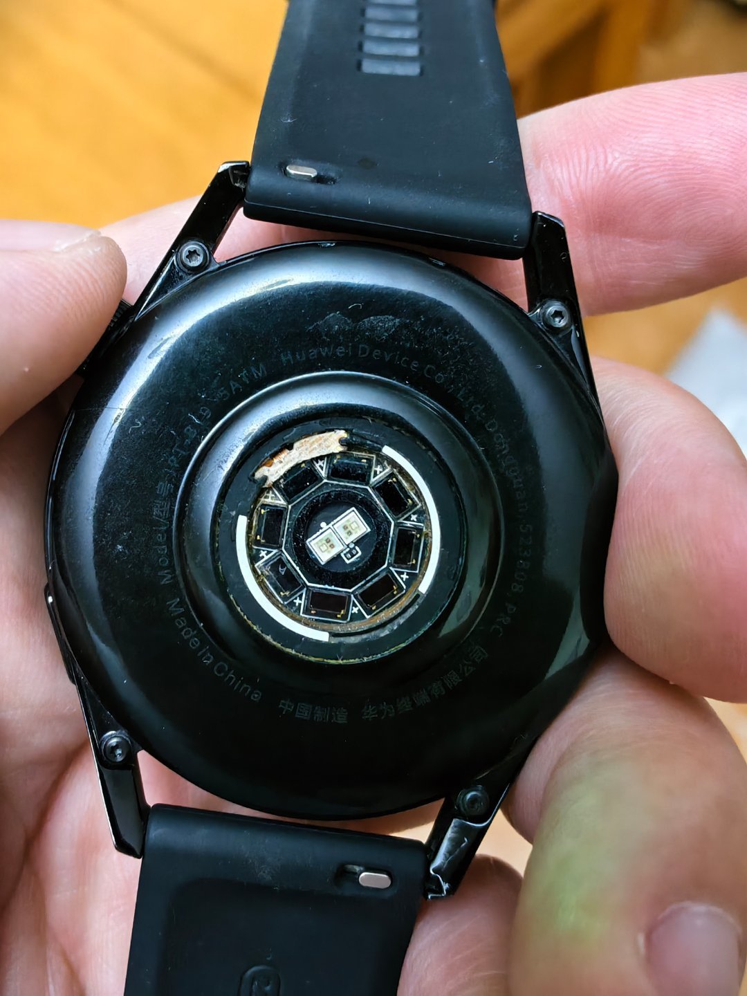 逼着我换新手表啊一觉醒来，我的华为watch3 gt后盖掉了关键不知道掉哪儿了了