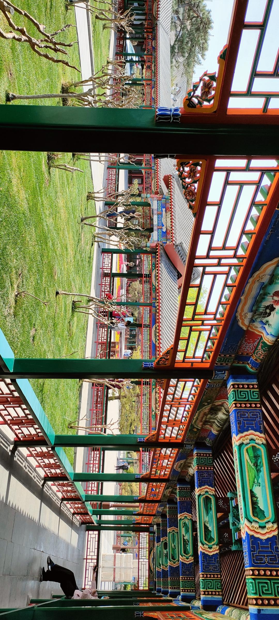 探访古色古香的寺庙，感受宁静与祥和。