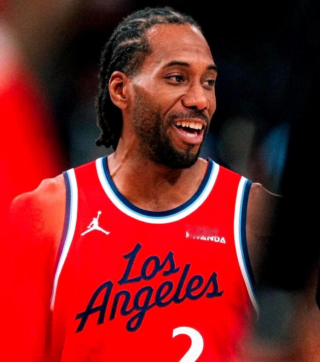 史上首次，打出这种数据的球员竟无缘全明星。
 
27.7分，生涯新高。2.1次抢