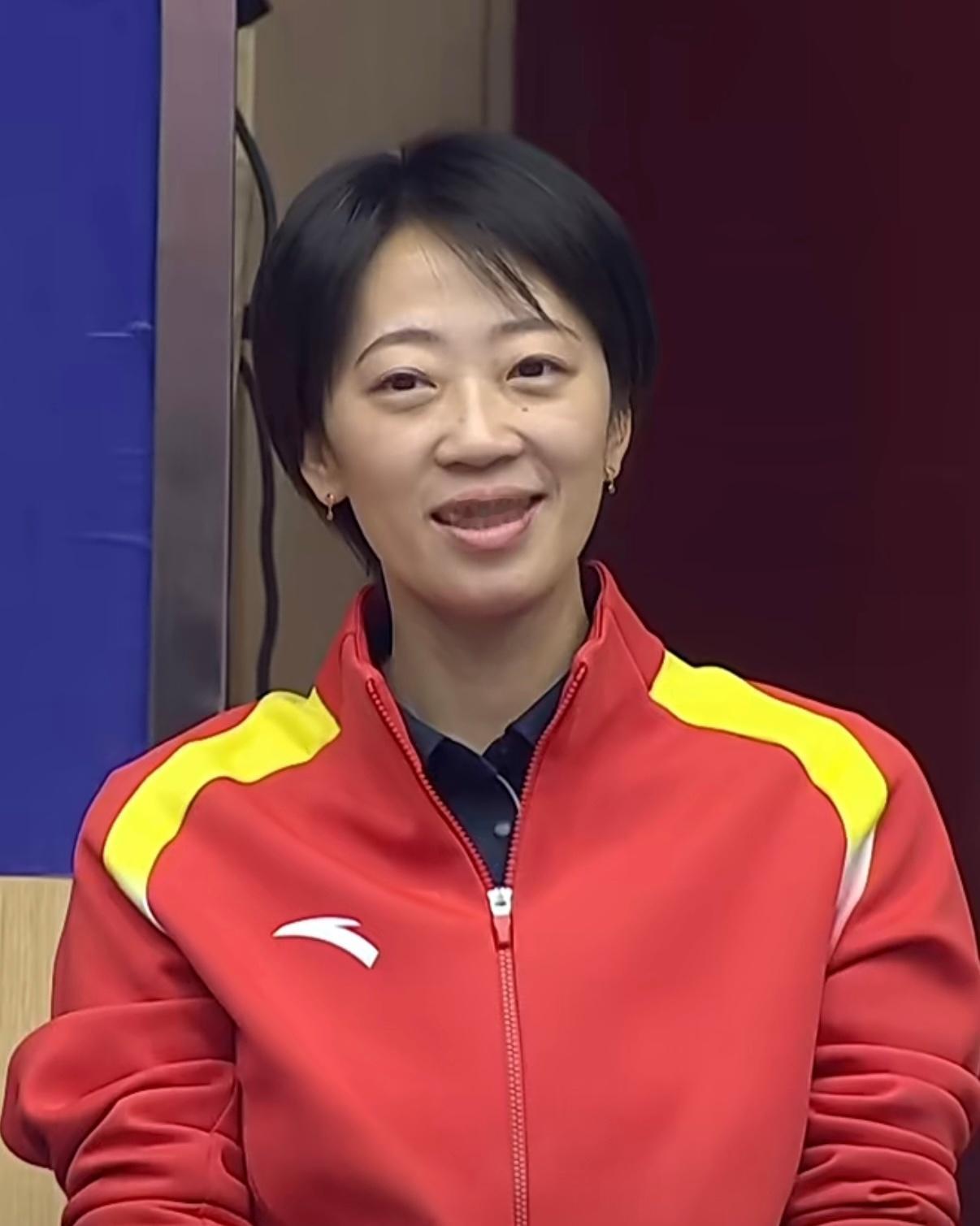 2025-2026中国女排超级联赛 天津女排新赛季的领队好像是张晓婷了！ 