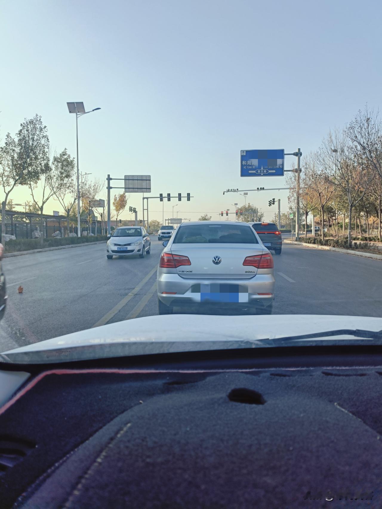 都说‌手动挡的车车速40码时挂3档最合适，其实挂三档不如挂四档合适，因为挂三档可