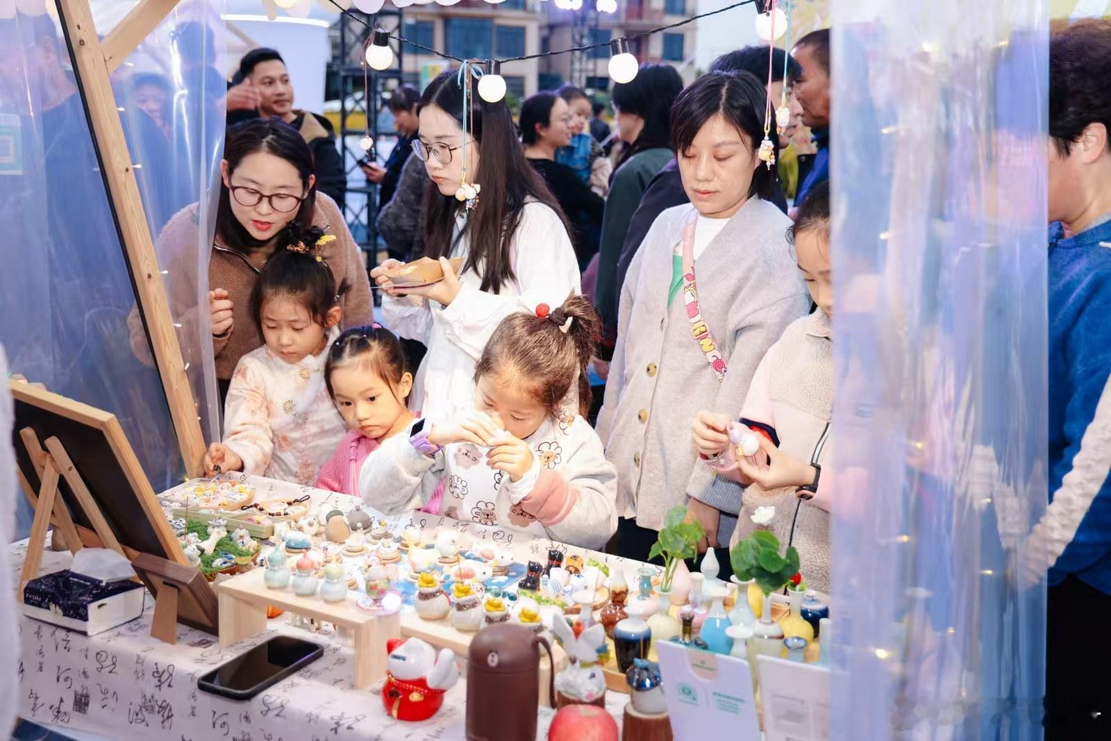 雨天宅村，想起小时候的田园时光～ 锁定 CCTV-17、 、央视频田园频道，看 