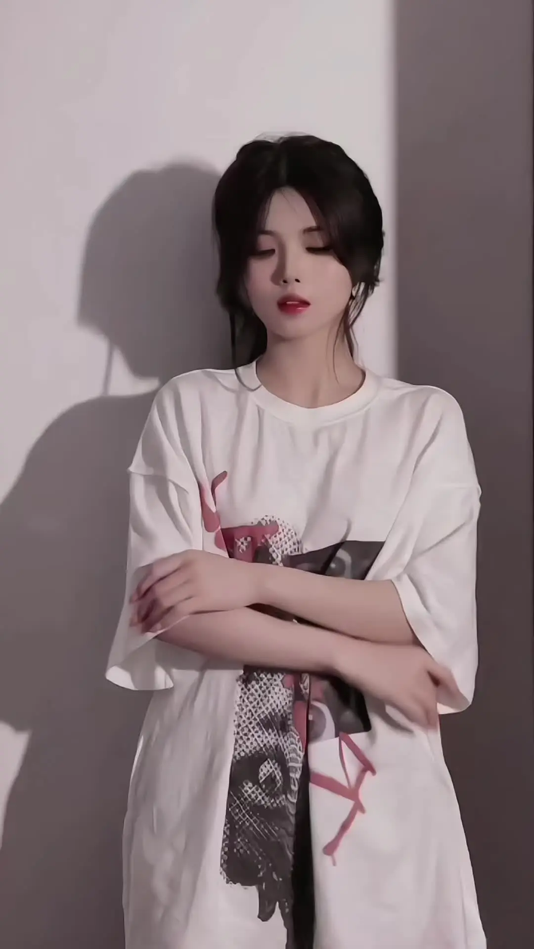 你愿意陪我跳一支舞吗？