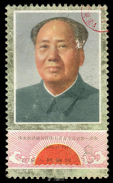 一张斑驳印迹的老邮票 ​​​