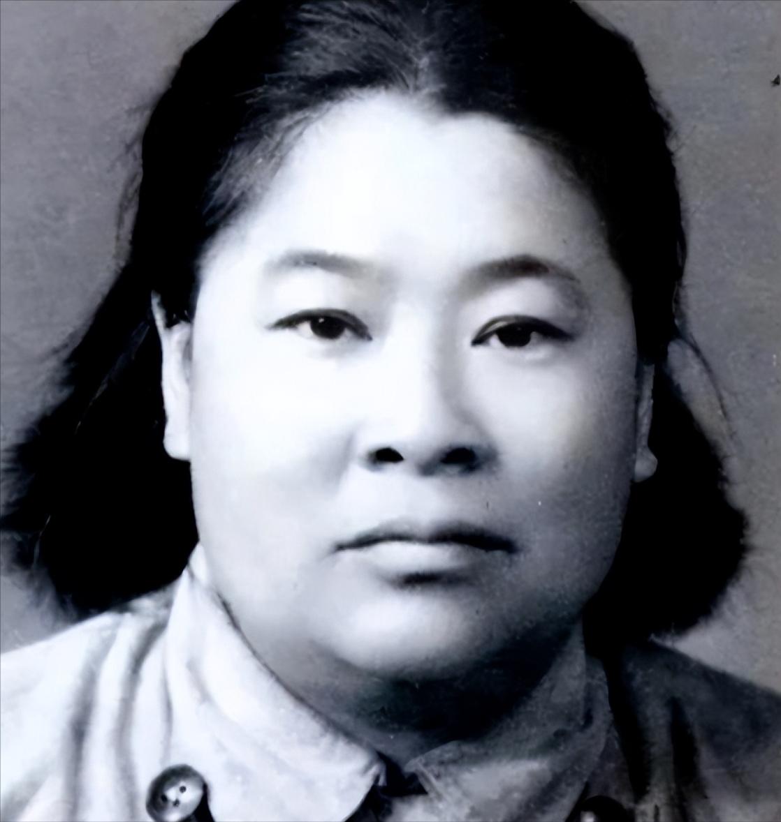 1933年，许世友听说部队有一位出身武当的女侠，就要上前切磋一番，看看到底是武当