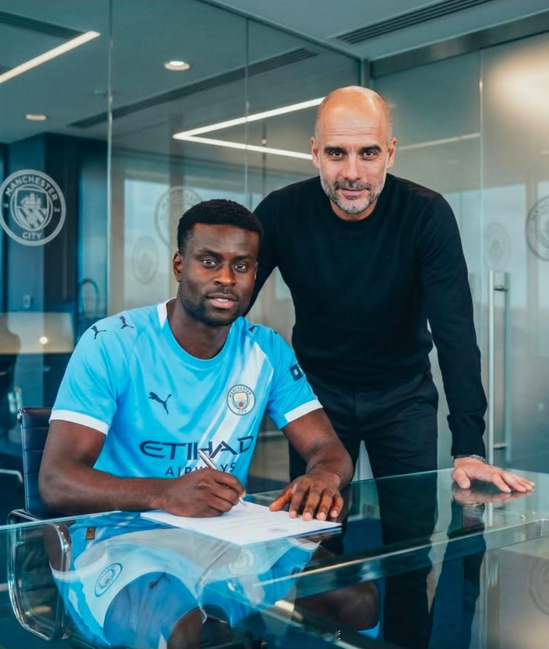 罗马诺：曼城已与格伊签约至2031年，球员周薪超30万镑北京时间今日，据知名记者