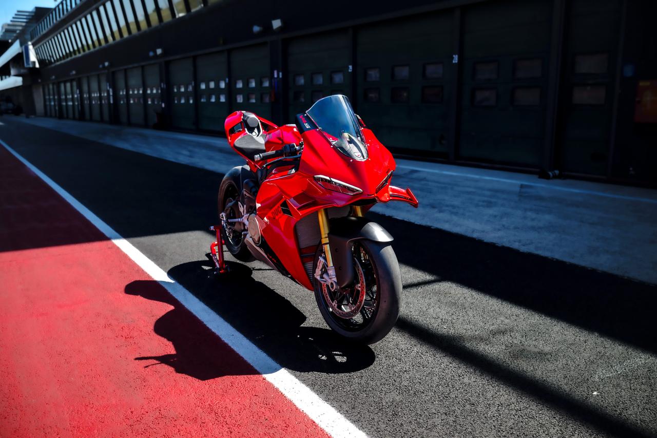 简讯：杜卡迪 2027 Panigale V4 超级跑车

十月 15 日，Du