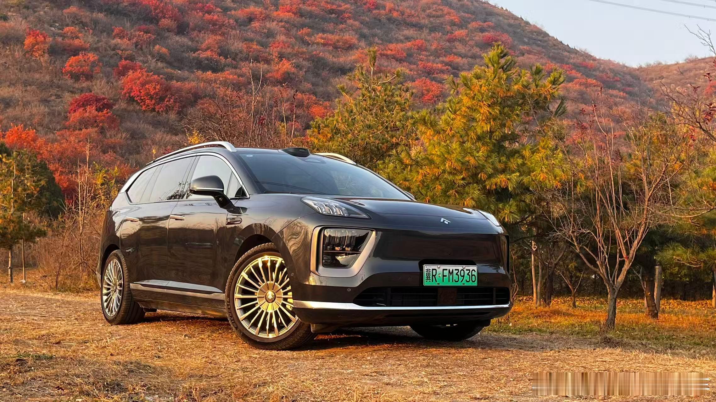 老舍先生说：“北平之秋便是人间天堂”开着昊铂HL一起来打个卡