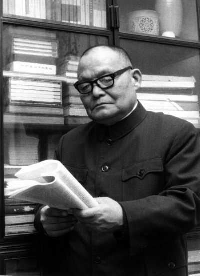 梁斌（1914年-1996年）是中国著名作家，原名梁维周，笔名雨花、梁文彬等。他
