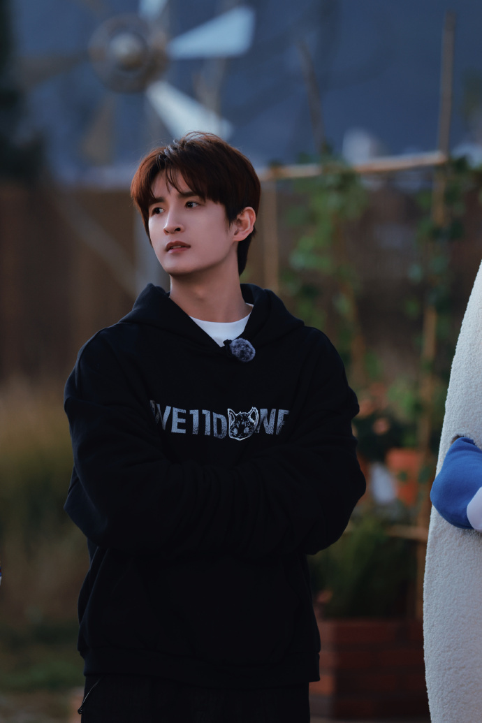 真给张远做了个鸟巢刀哥真的太厉害了！照着张远的想法做出来了温馨鸟巢！还有行走的花