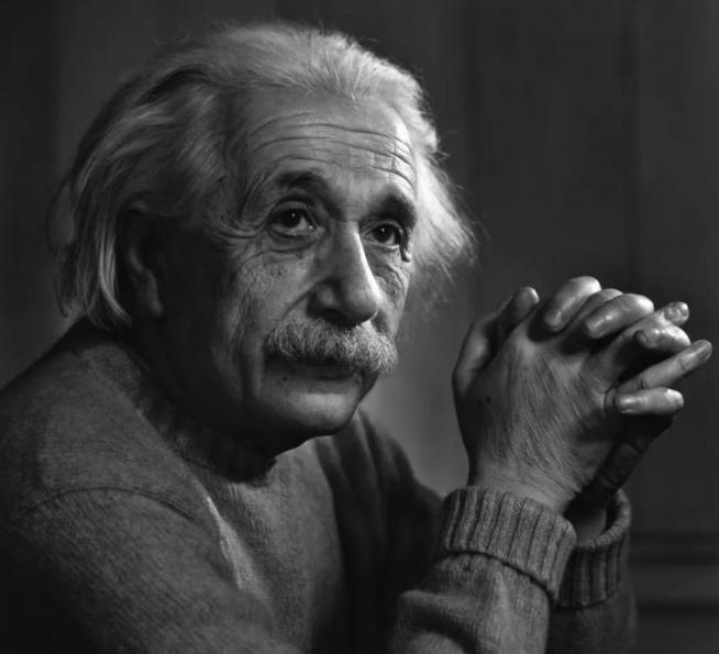 科学家爱因斯坦，曾在私人日记里写下对中国人“智力低下”“劣等民族”“像牲畜一样”