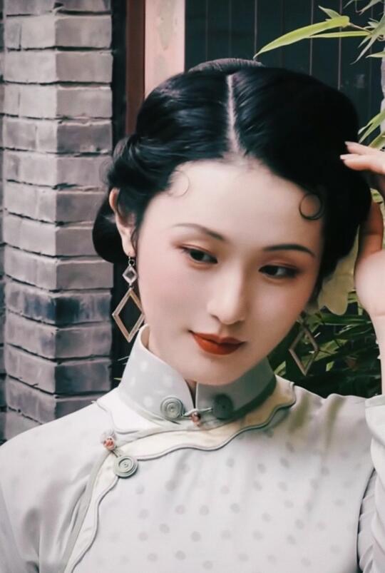 拍前没感觉，拍完剪视频时觉得也太像了！