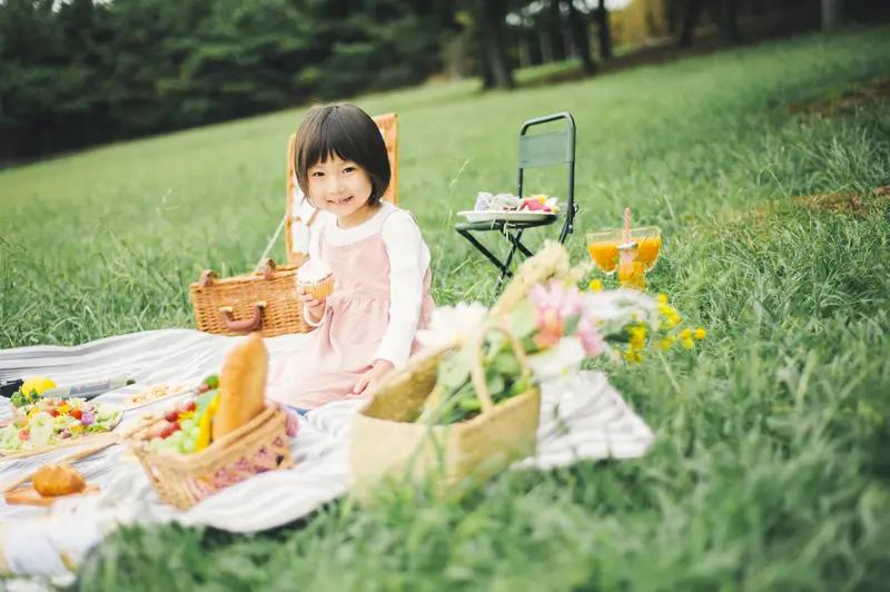 老公三年前抱养回来的女儿，不知道为什么越长越和老公像，简直是一个模子里刻出来的！