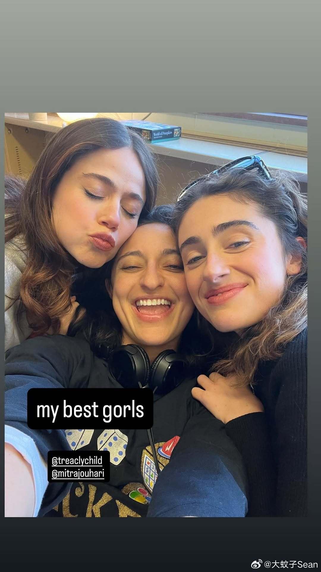 molly gordon莫丽戈登和好姐妹Rachel Sennott重聚，和喜剧