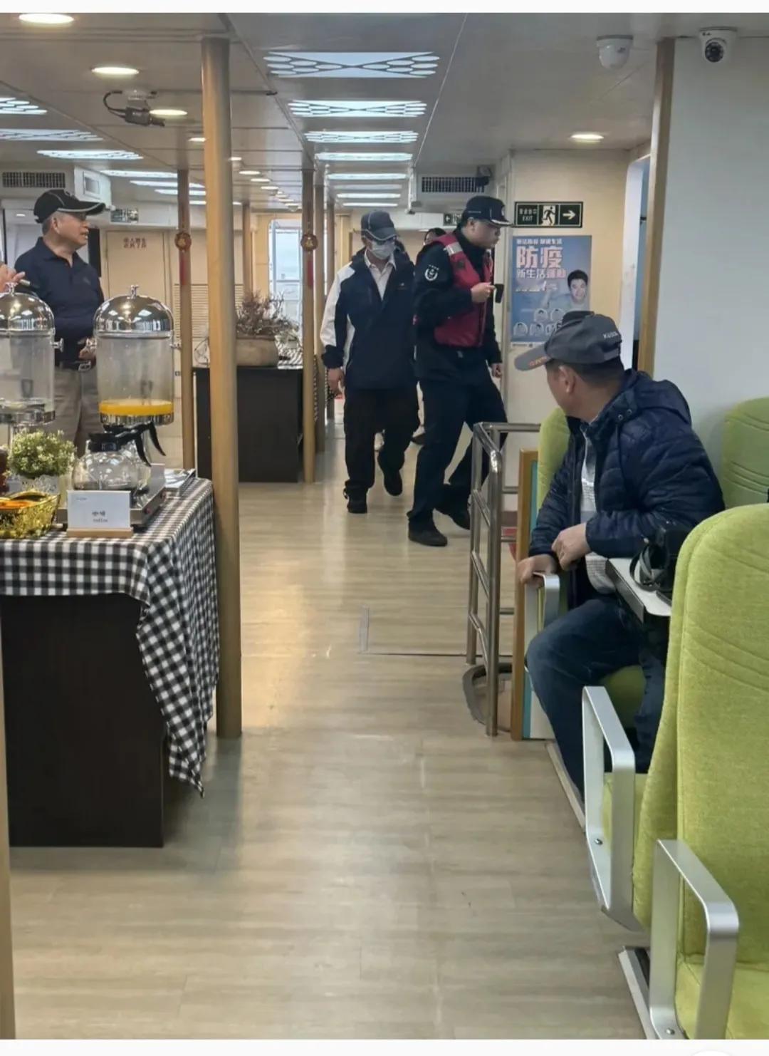 #庆哥评论# 我之前早就分析过，台湾社会是“欺软怕硬”的社会文化 ，大陆必须使用