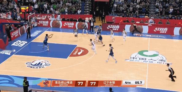 青岛男篮连续两轮比赛打加时，最后时刻莫兰德这个盖帽真的太重要了，真的没想到青岛男