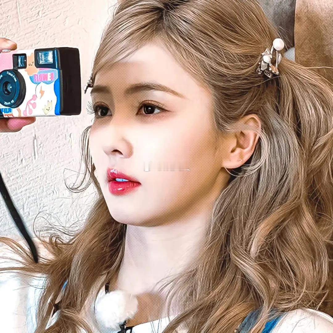 白鹿新发色好萌啊！肉肉的好可爱，好想捏捏是怎么回事哈哈哈！