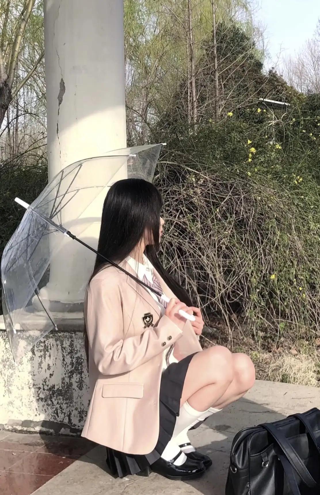 是的！落单鲁班遇到兰陵王基本就是送人头，后期六神装鲁班遇到兰陵王如果二技能能推开