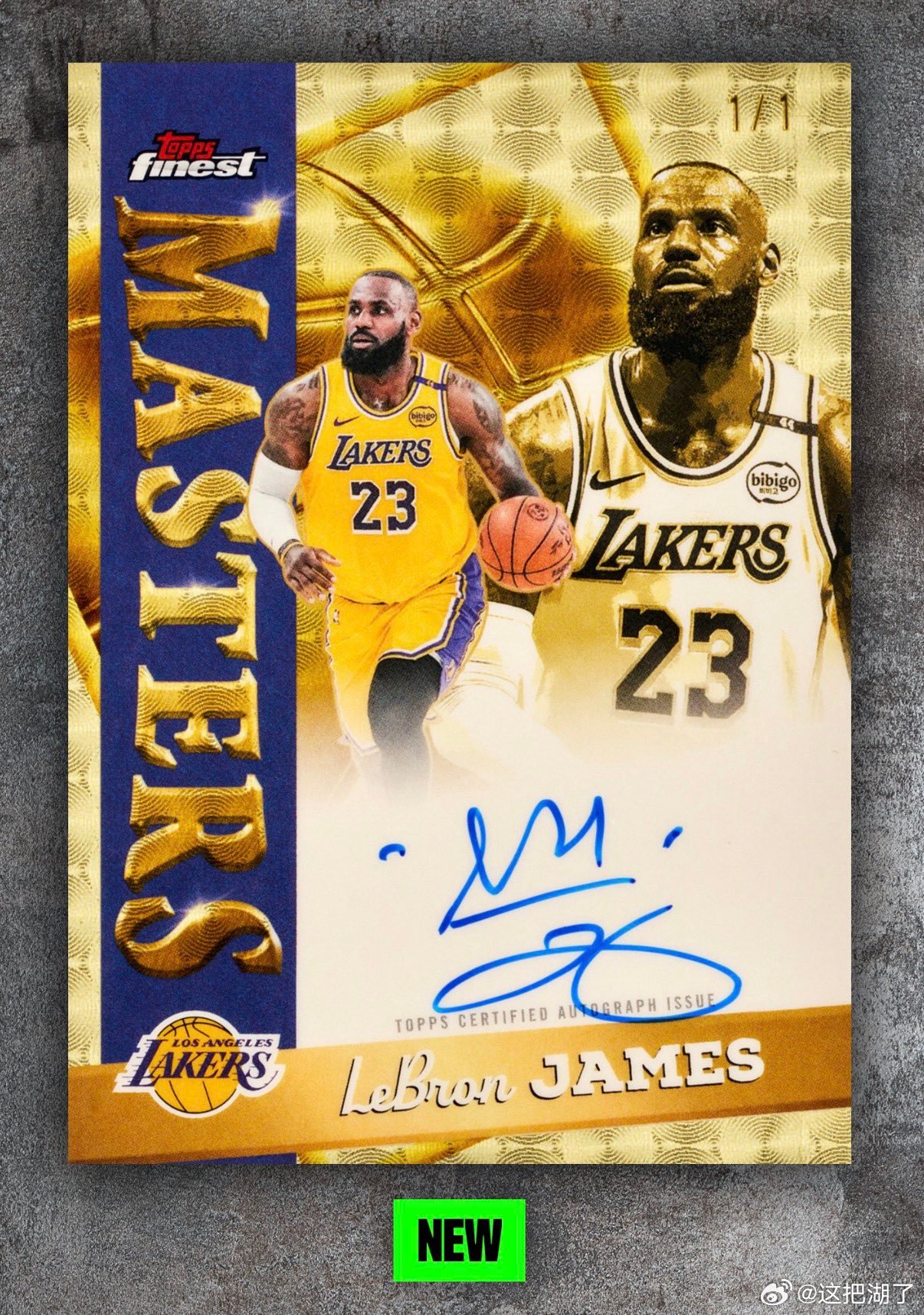 收藏迷别整错喽～据报道，詹姆斯更改了他球星卡的签名，加入皇冠标志。这款全新签名将