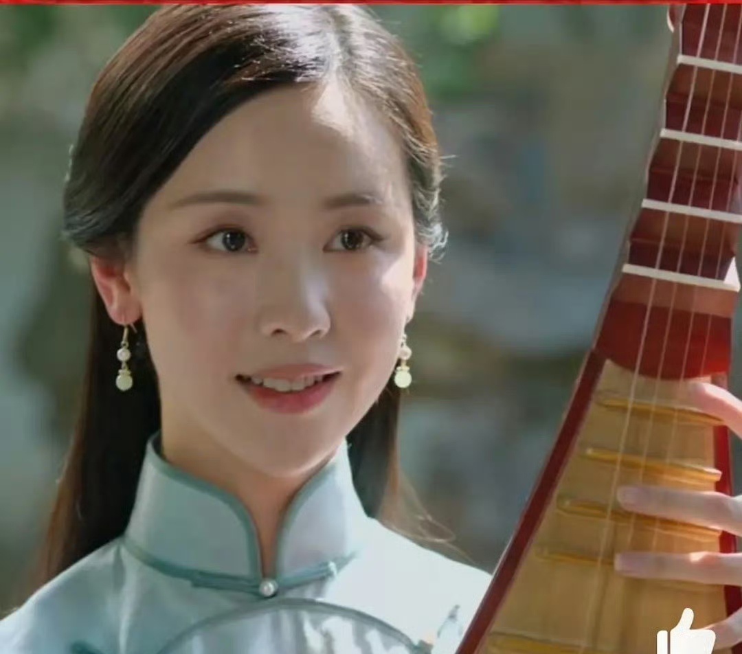 陈都灵的颜值只有在不肿的时候才能显现。 ​​​