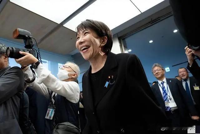合上手里的新闻，发现热闹的场面其实背后藏着些说不清道不明。日本一出废核提案卷进联