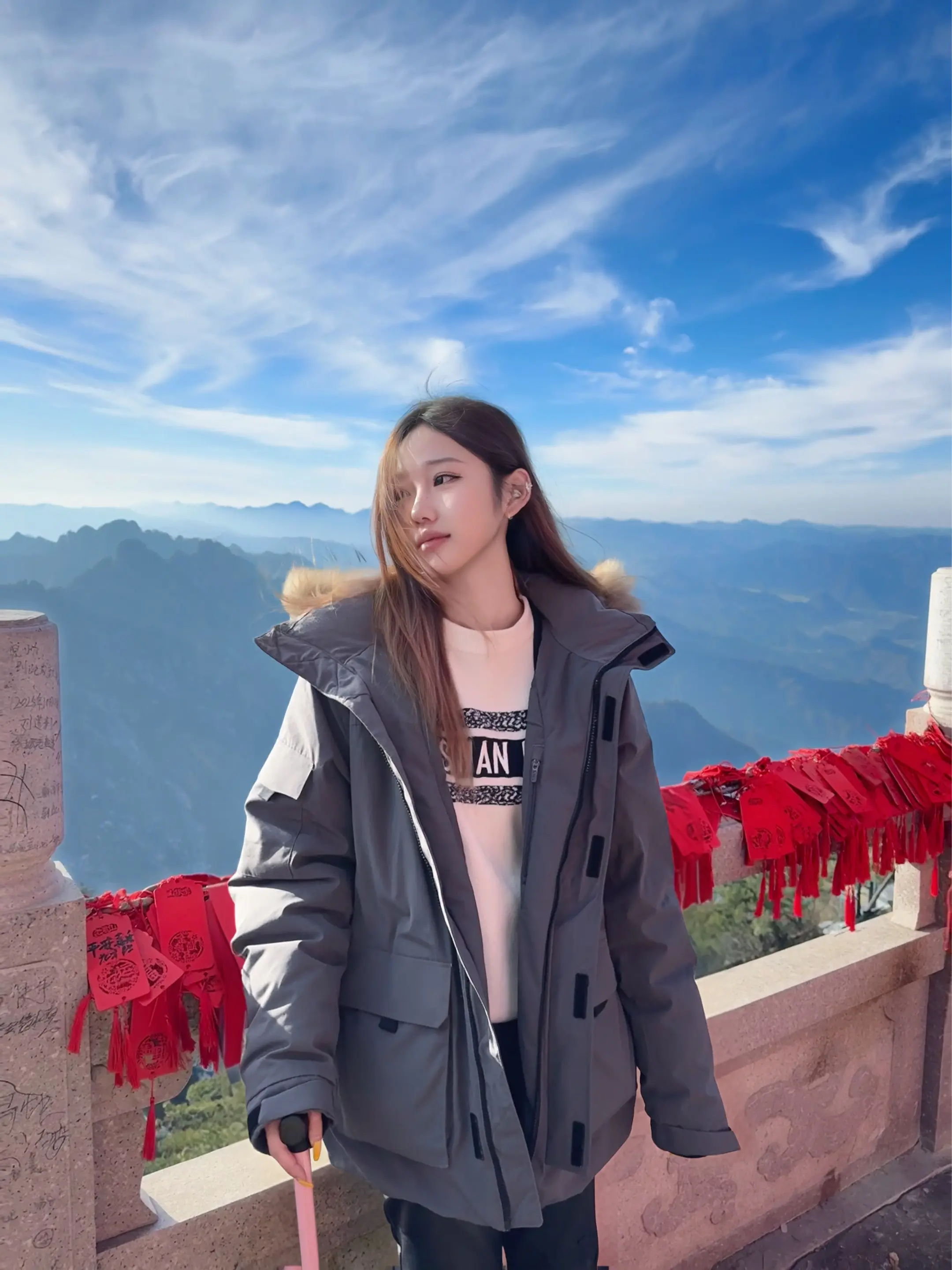 我会更坚强 会更独立 会更丰盈 会走的更远