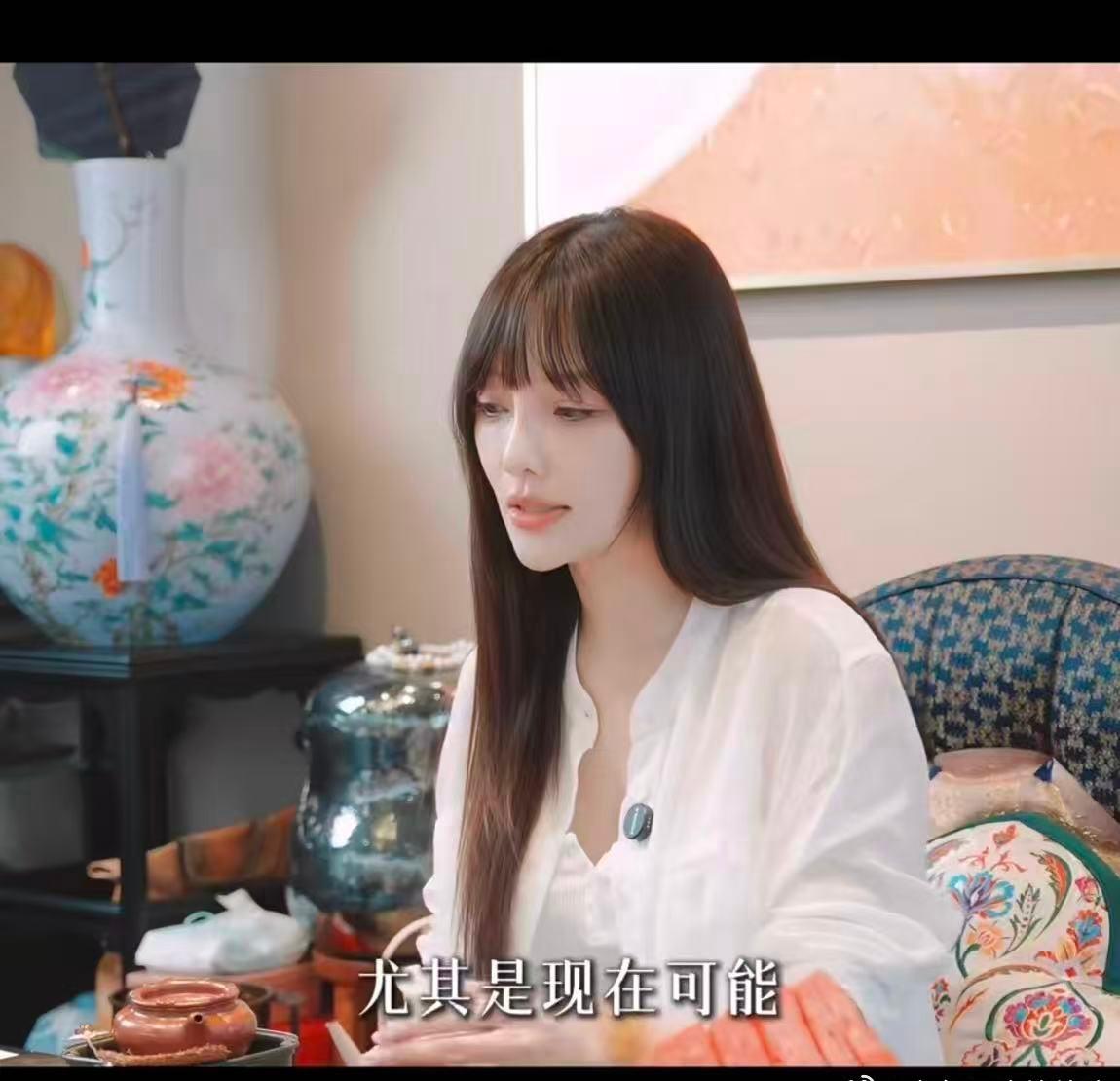 很多人此前以为19年才正式离婚，如今知晓18年已办证，结合风波时间，整条故事线可