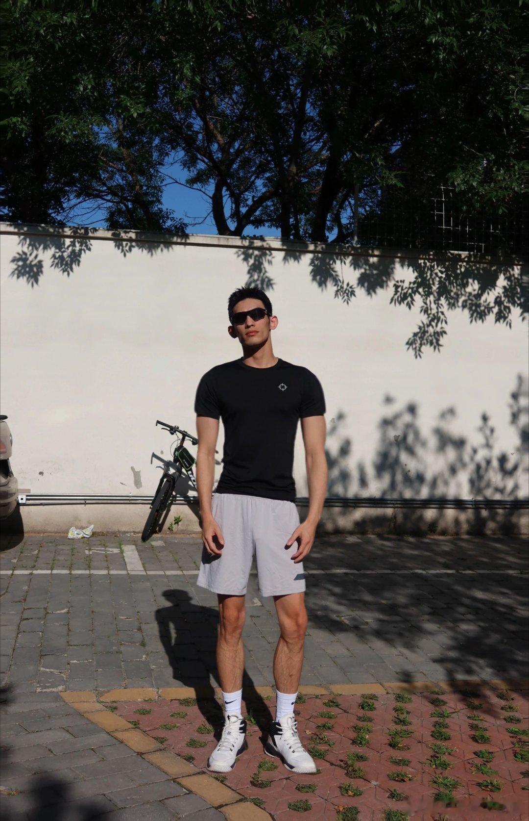 减肥其实是旺自己的开始胖会臃肿，感官差点。加油吧少年。自己舒服，也要让别人赏心悦