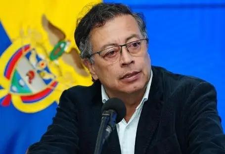 哥伦比亚有不少在本国乃至拉美政坛留下深刻印记的著名政治人物，涵盖历史上的重要领袖